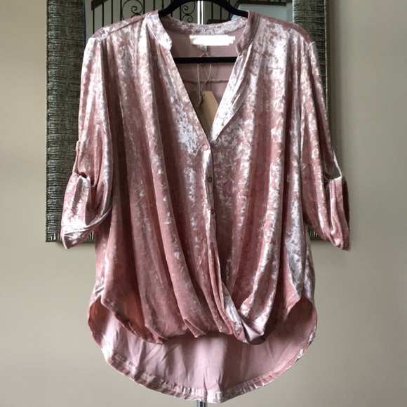 ✨NEW✨Velvet Soft Gathered Top - Picture 4 of 8